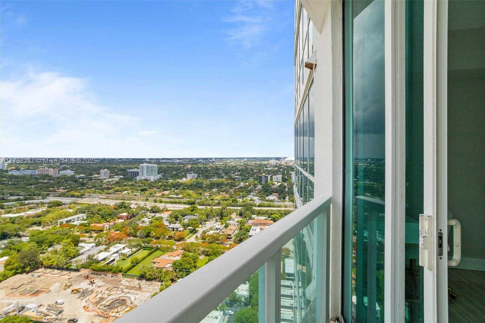 Small Image of 2101 BRICKELL AVE #3308, Miami Number 20