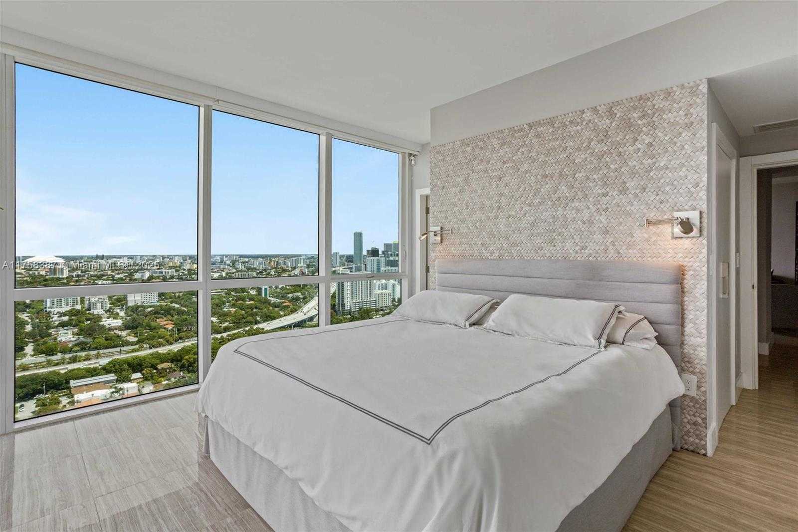 Small Image of 2101 BRICKELL AVE #3308, Miami Number 23