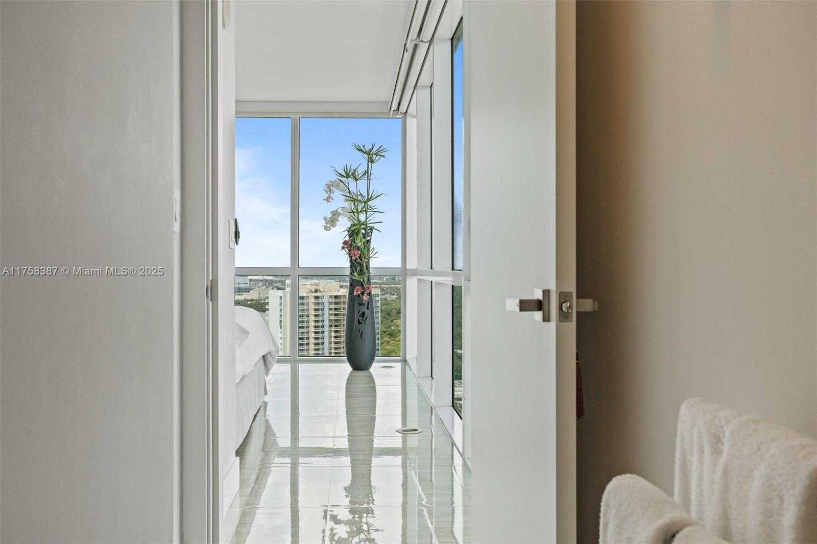Small Image of 2101 BRICKELL AVE #3308, Miami Number 30