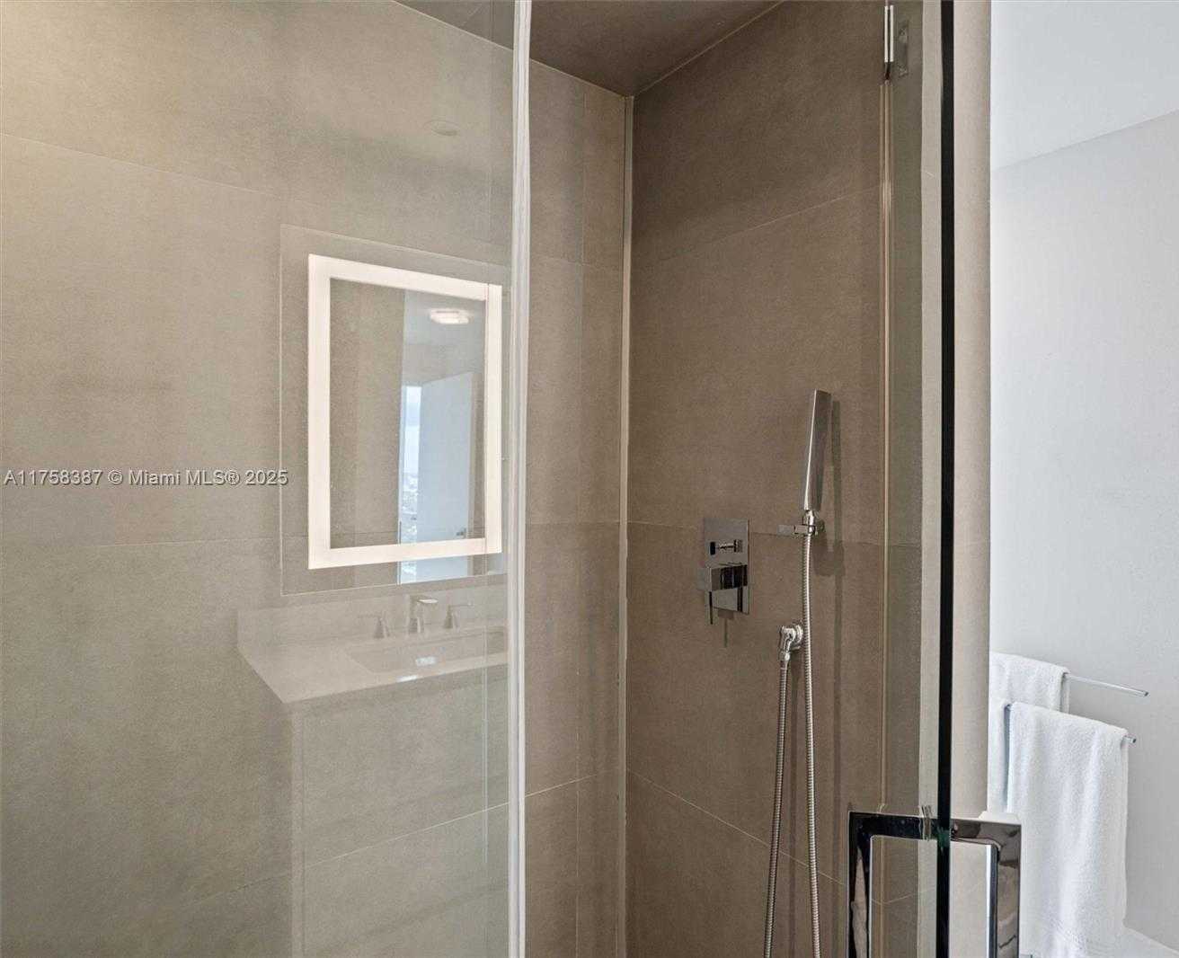 Small Image of 2101 BRICKELL AVE #3308, Miami Number 31