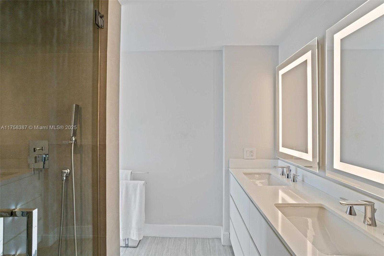 Small Image of 2101 BRICKELL AVE #3308, Miami Number 32