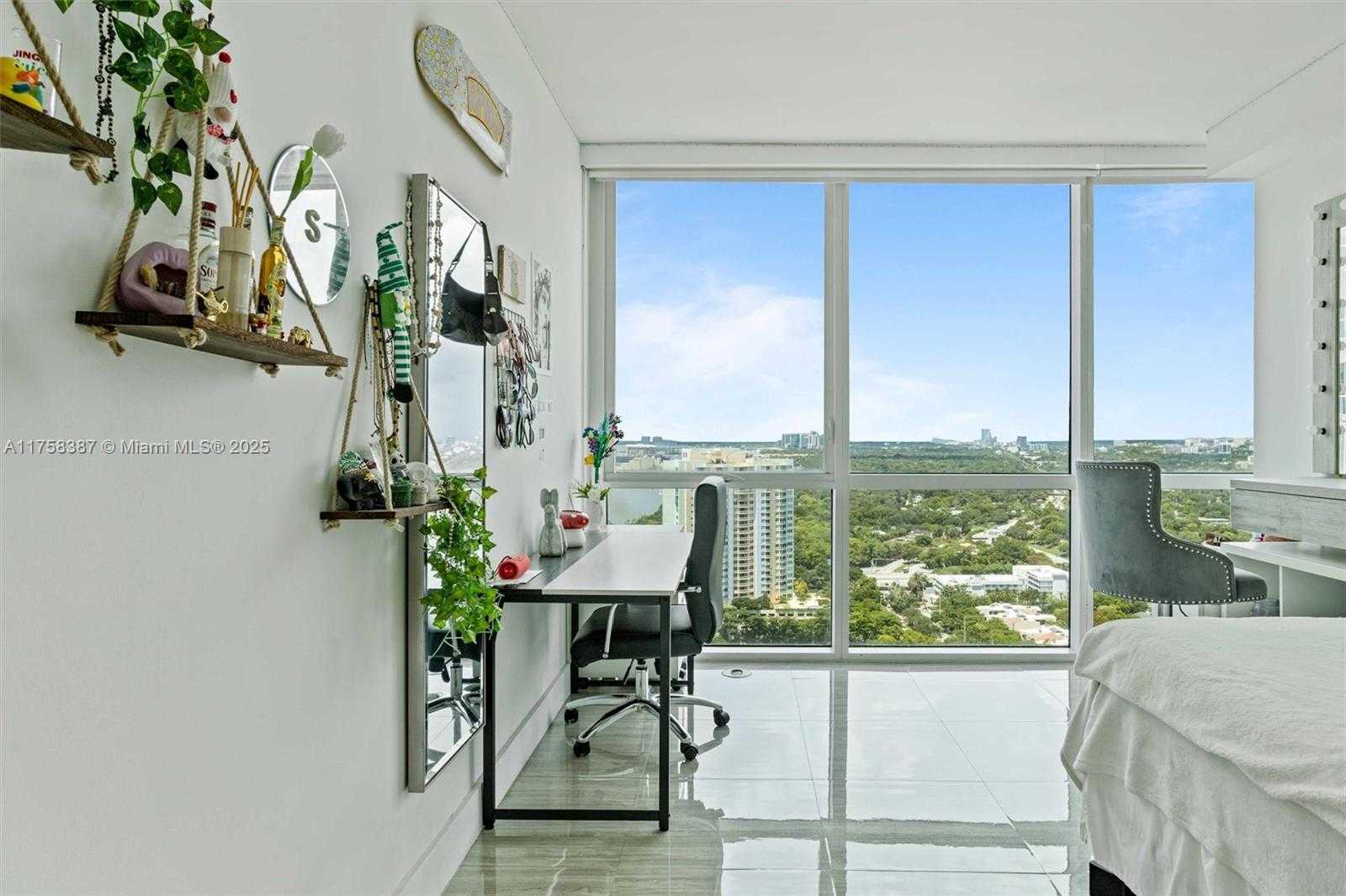 Small Image of 2101 BRICKELL AVE #3308, Miami Number 34