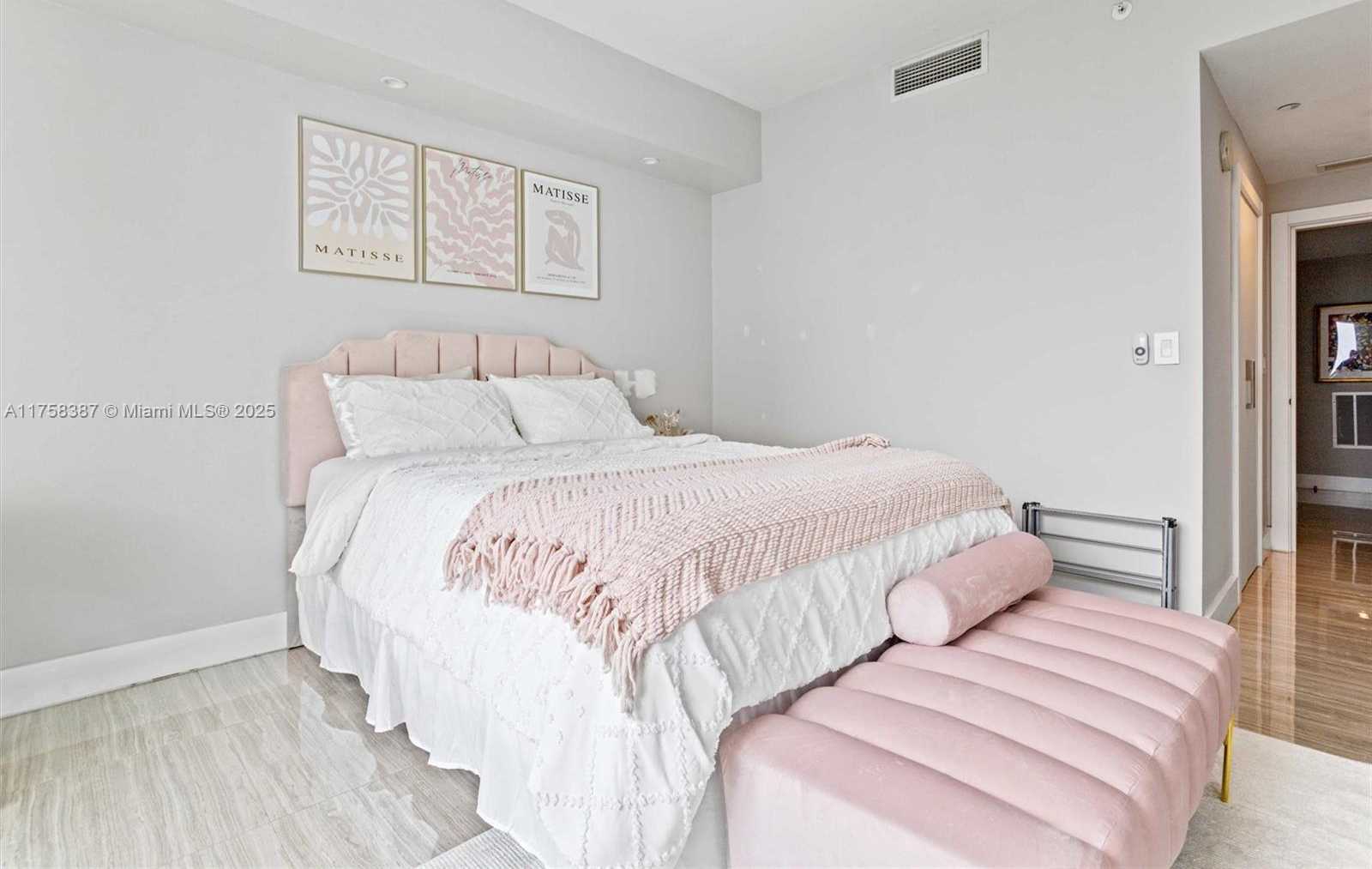 Small Image of 2101 BRICKELL AVE #3308, Miami Number 38