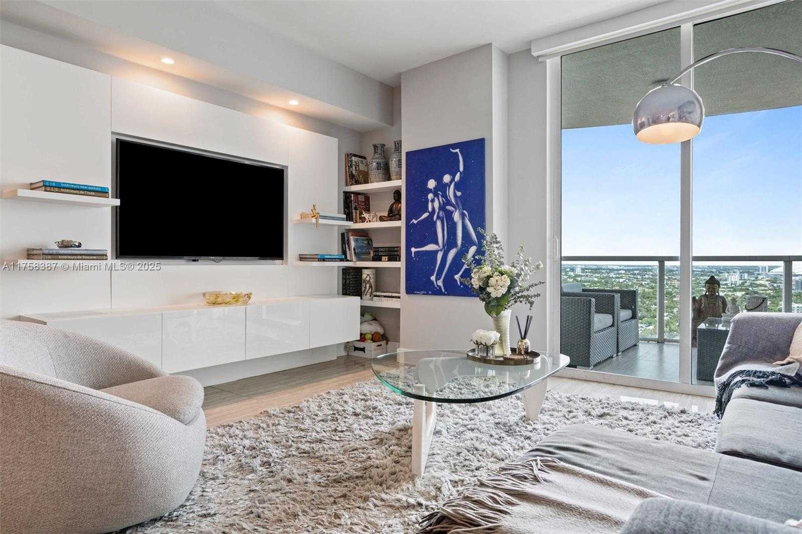 Small Image of 2101 BRICKELL AVE #3308, Miami Number 6