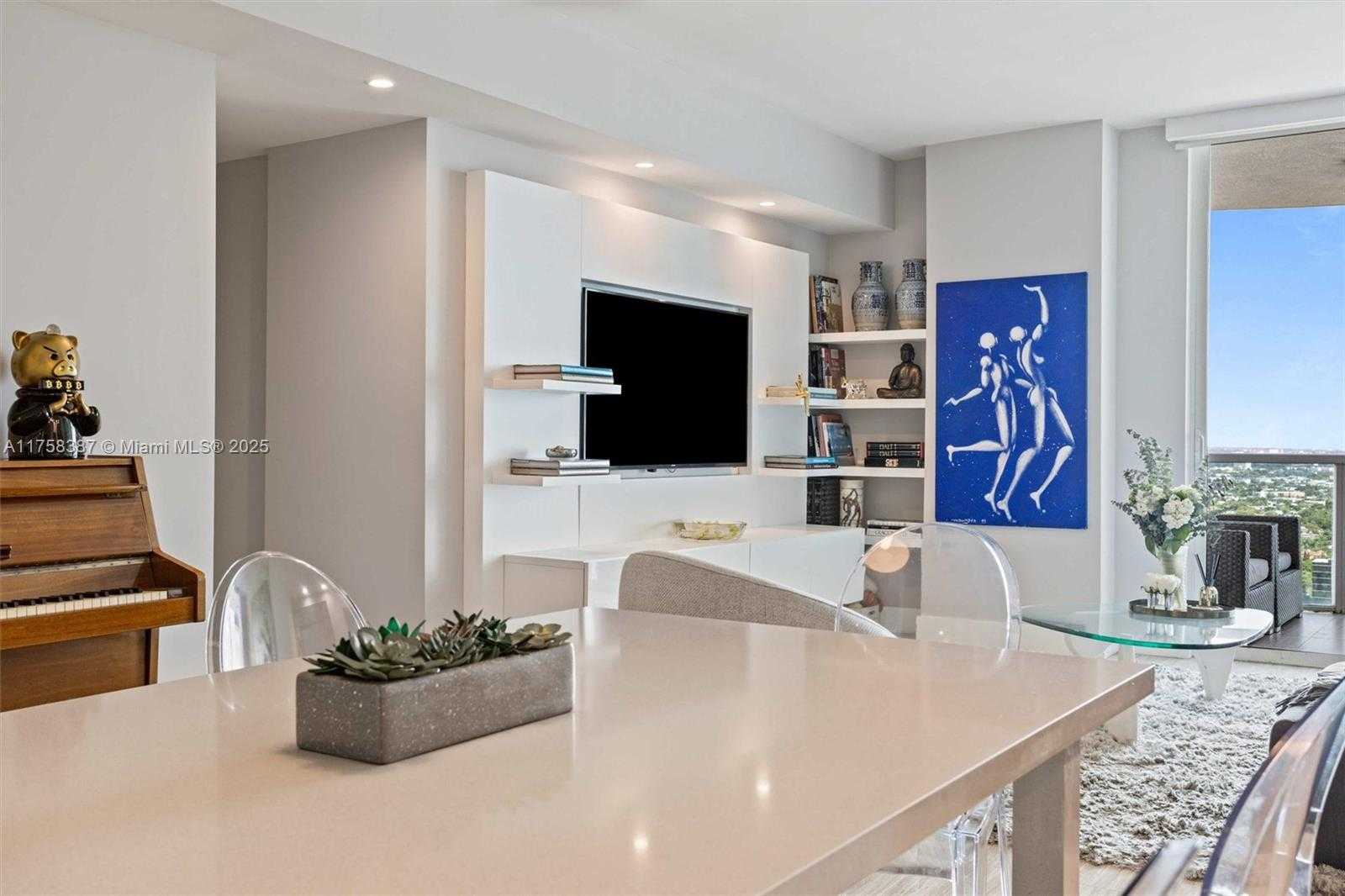 Small Image of 2101 BRICKELL AVE #3308, Miami Number 7