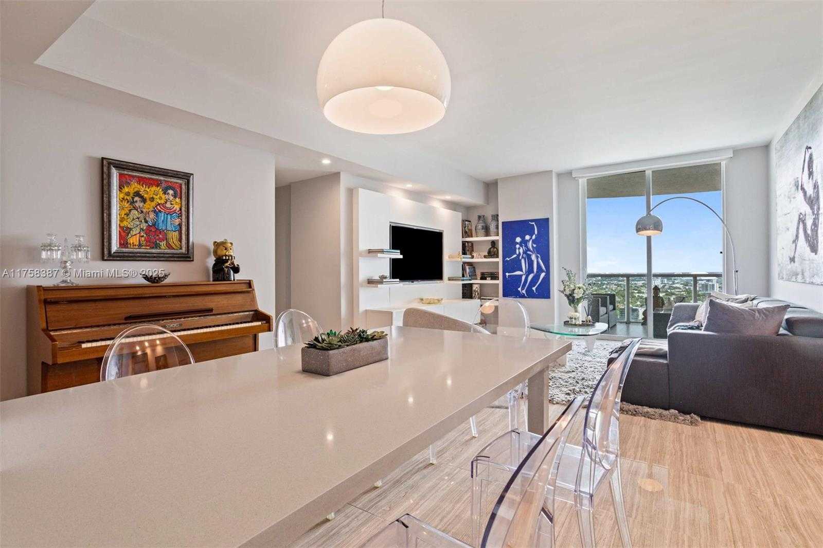 Small Image of 2101 BRICKELL AVE #3308, Miami Number 8