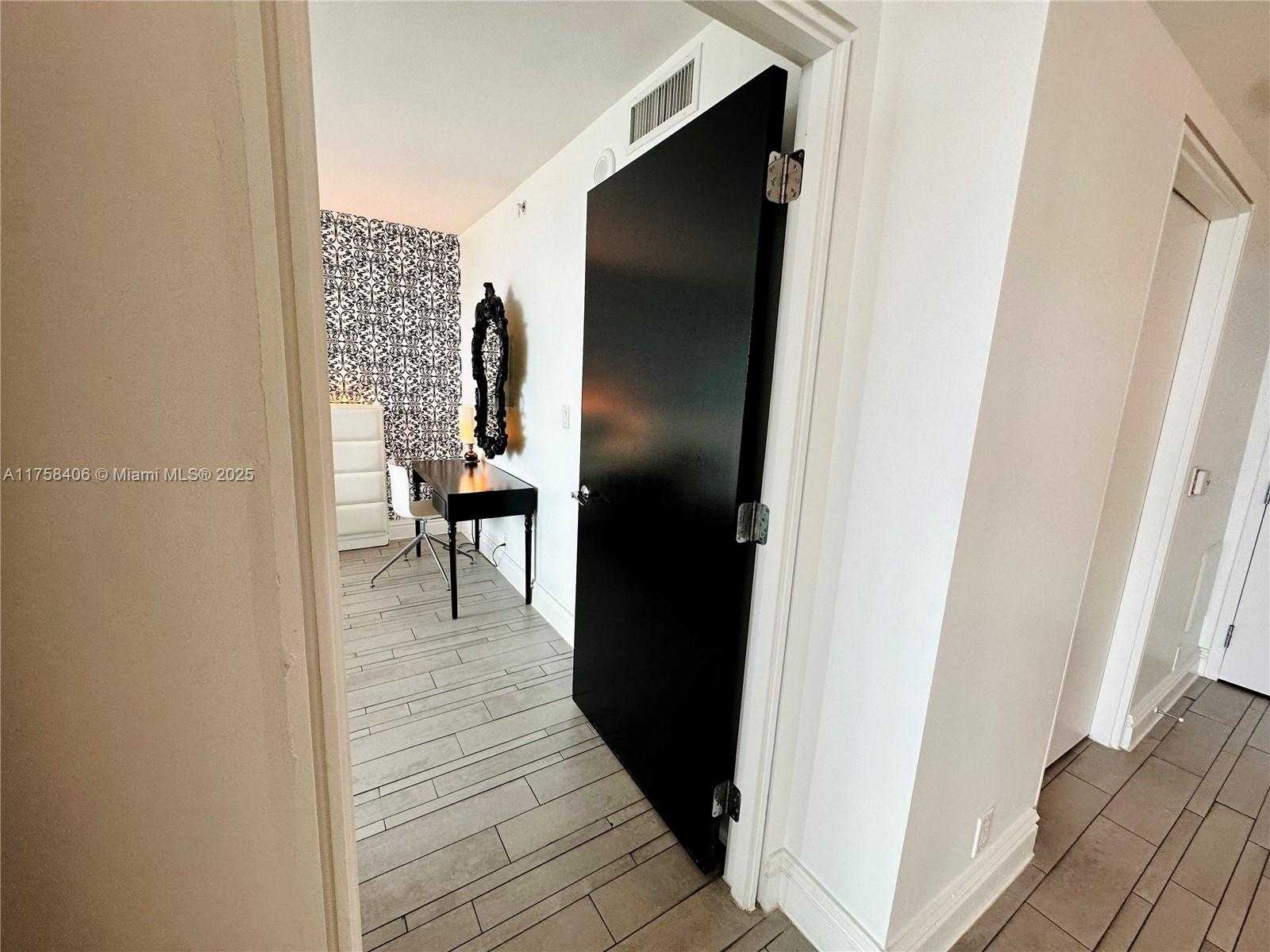 Small Image of 1100 WEST AVE #1123, Miami Beach Number 10