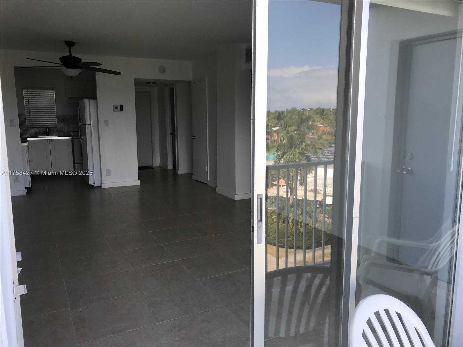 Small Image of 1701 WASHINGTON ST #503, Hollywood Number 13
