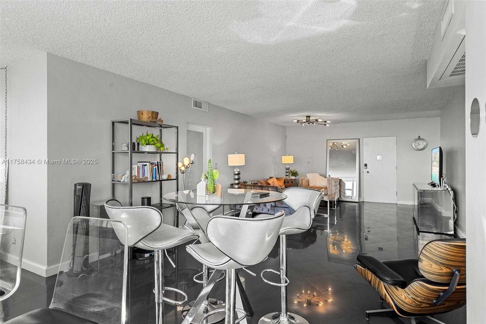 Small Image of 3003 TERRAMAR ST #701, Fort Lauderdale Number 22