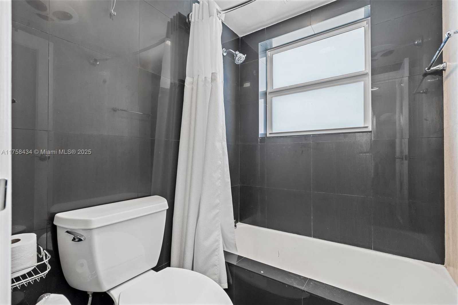 Small Image of 3003 TERRAMAR ST #701, Fort Lauderdale Number 29