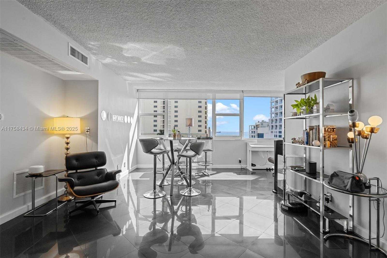 Small Image of 3003 TERRAMAR ST #701, Fort Lauderdale Number 5