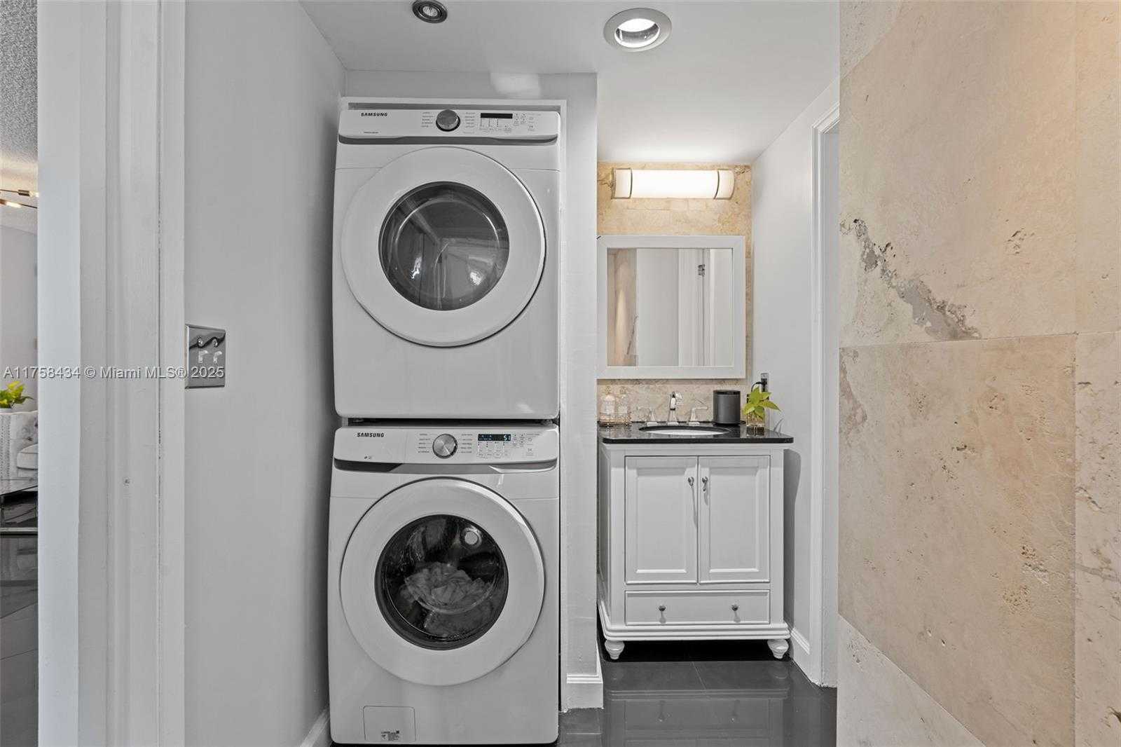 Small Image of 3003 TERRAMAR ST #701, Fort Lauderdale Number 8