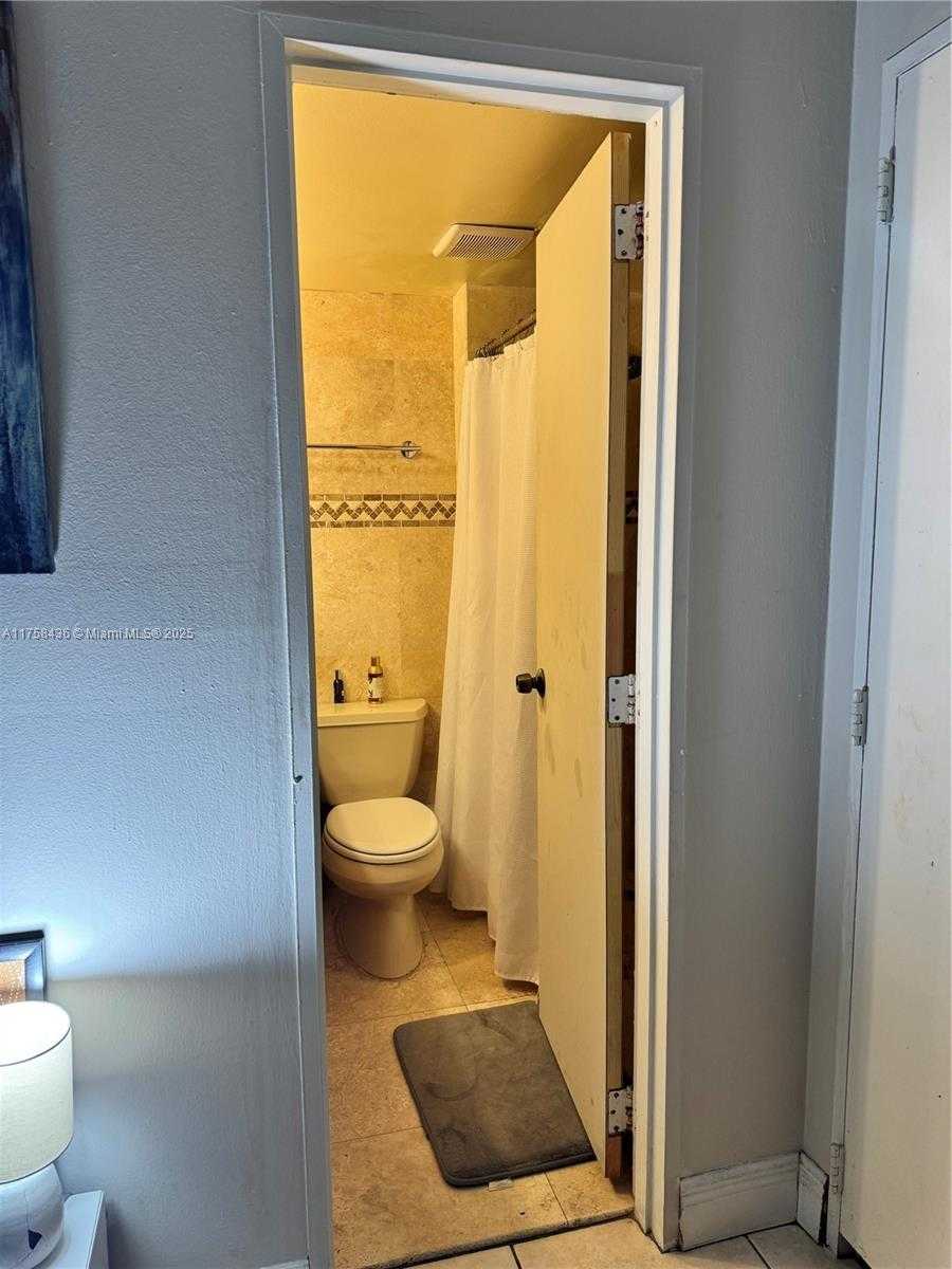 Small Image of 4460 NORTH WEST 79TH AVE #1D, Doral Number 7
