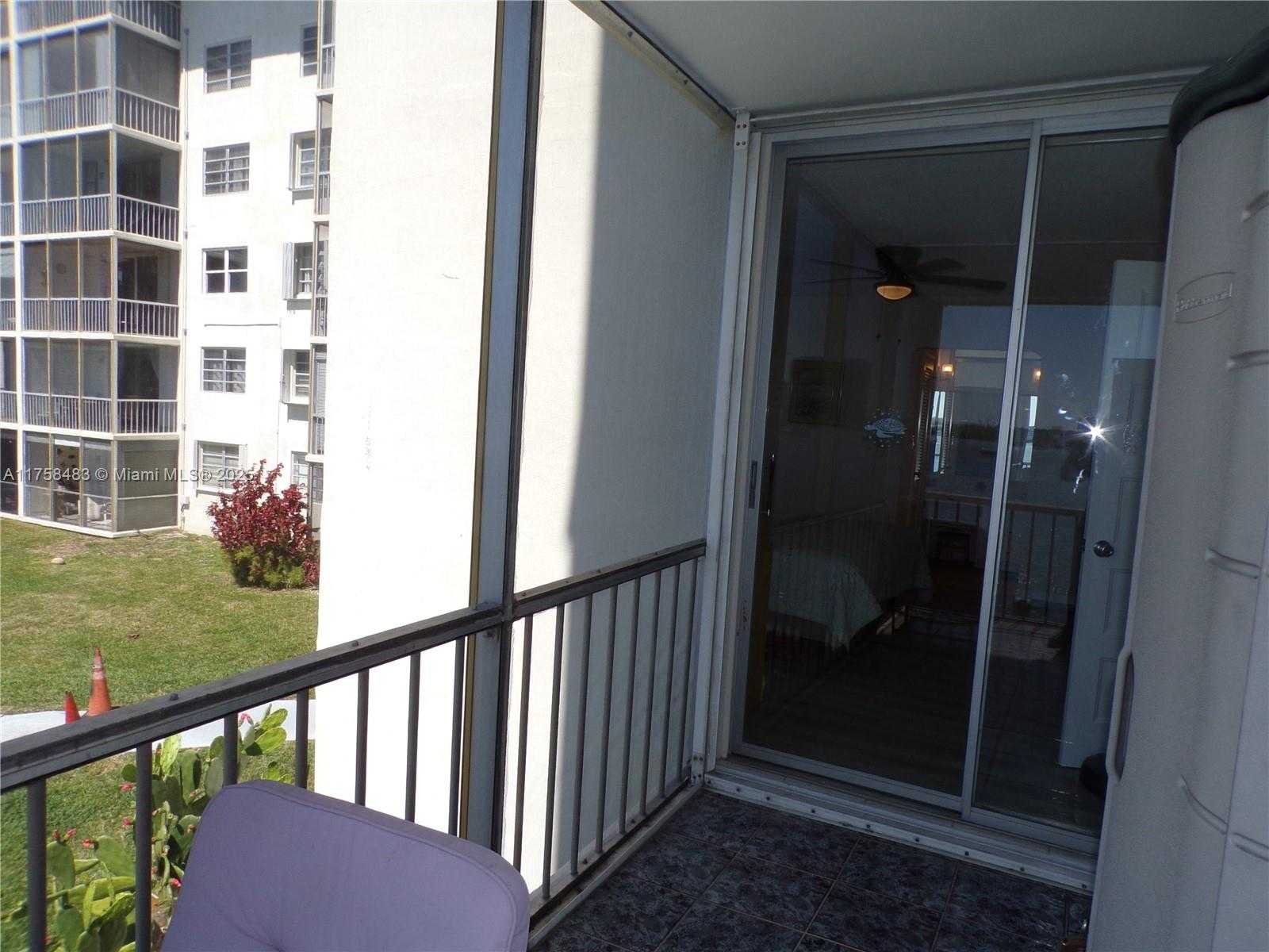 Small Image of 3000 MARCOS DR #P206, Aventura Number 16