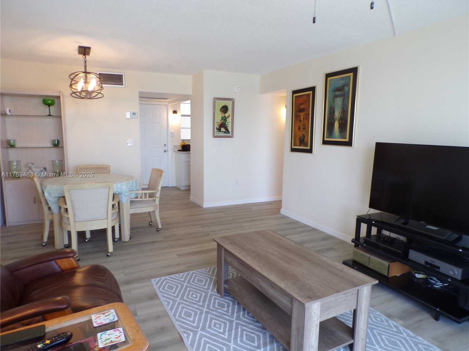 Small Image of 3000 MARCOS DR #P206, Aventura Number 25