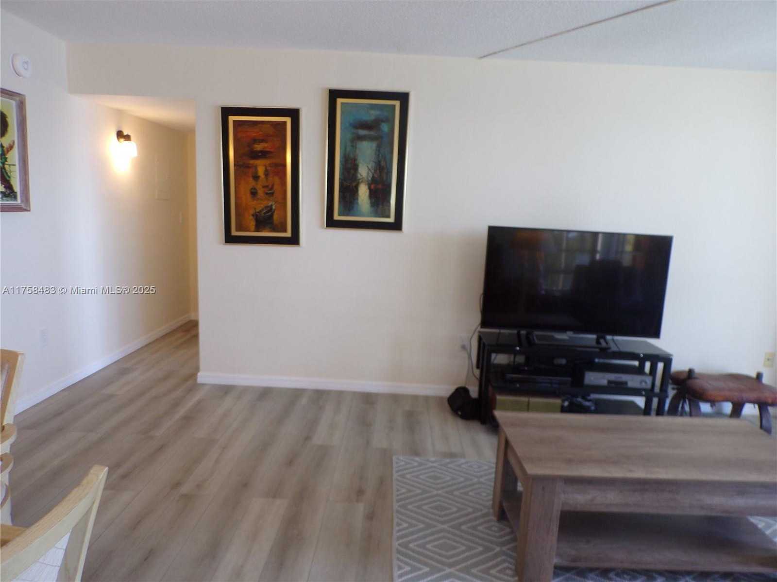 Small Image of 3000 MARCOS DR #P206, Aventura Number 47