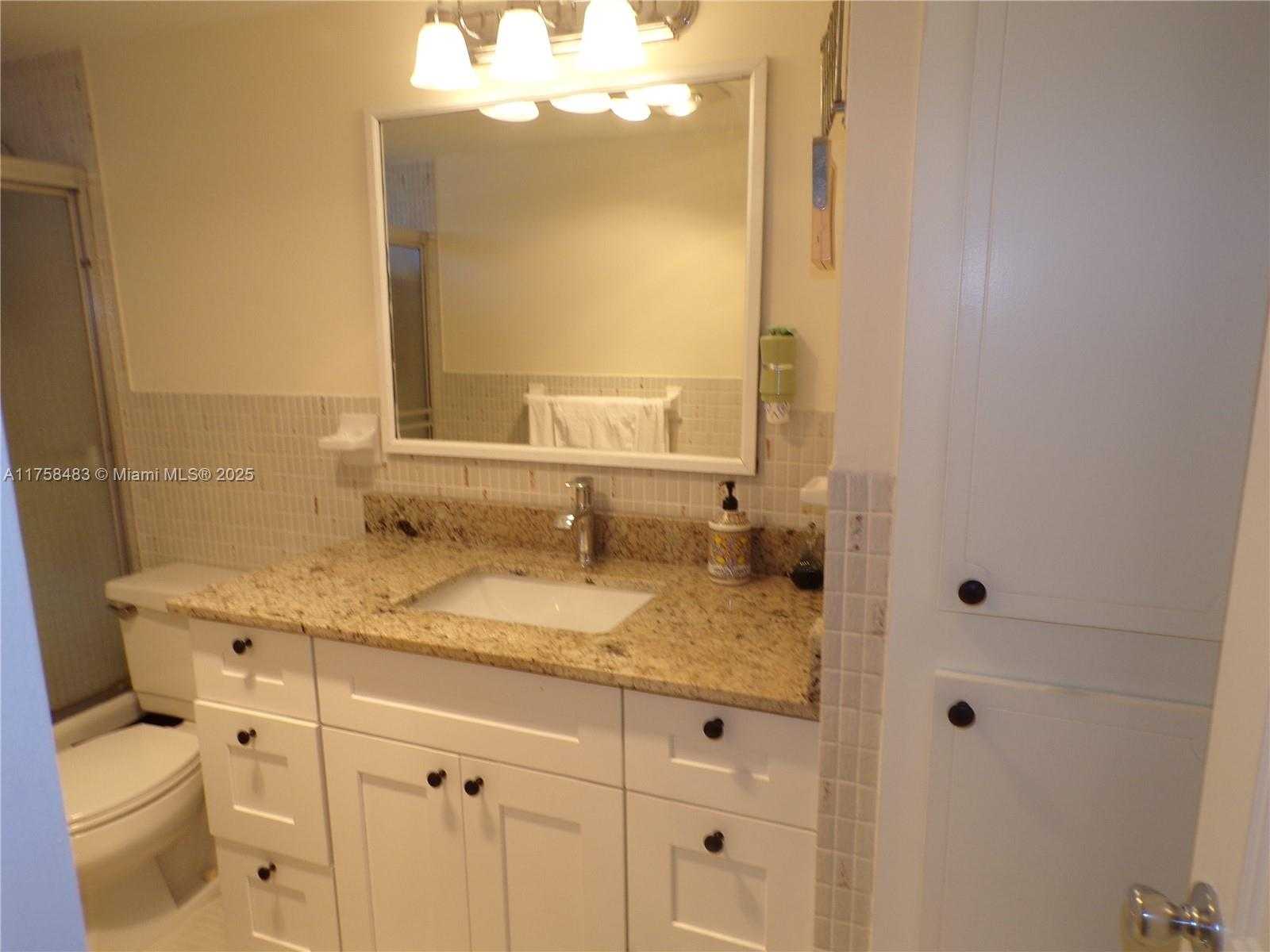 Small Image of 3000 MARCOS DR #P206, Aventura Number 49