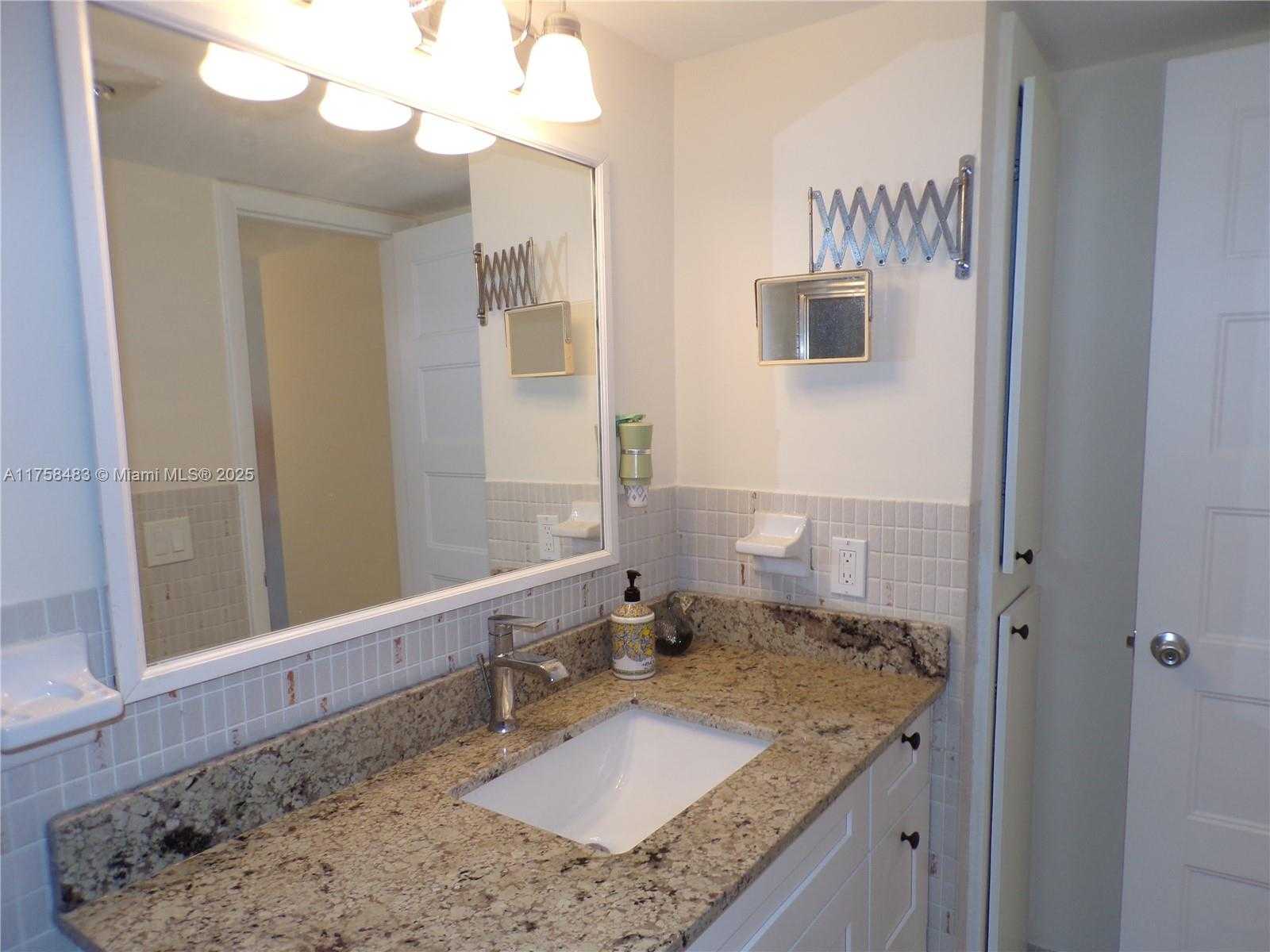 Small Image of 3000 MARCOS DR #P206, Aventura Number 54