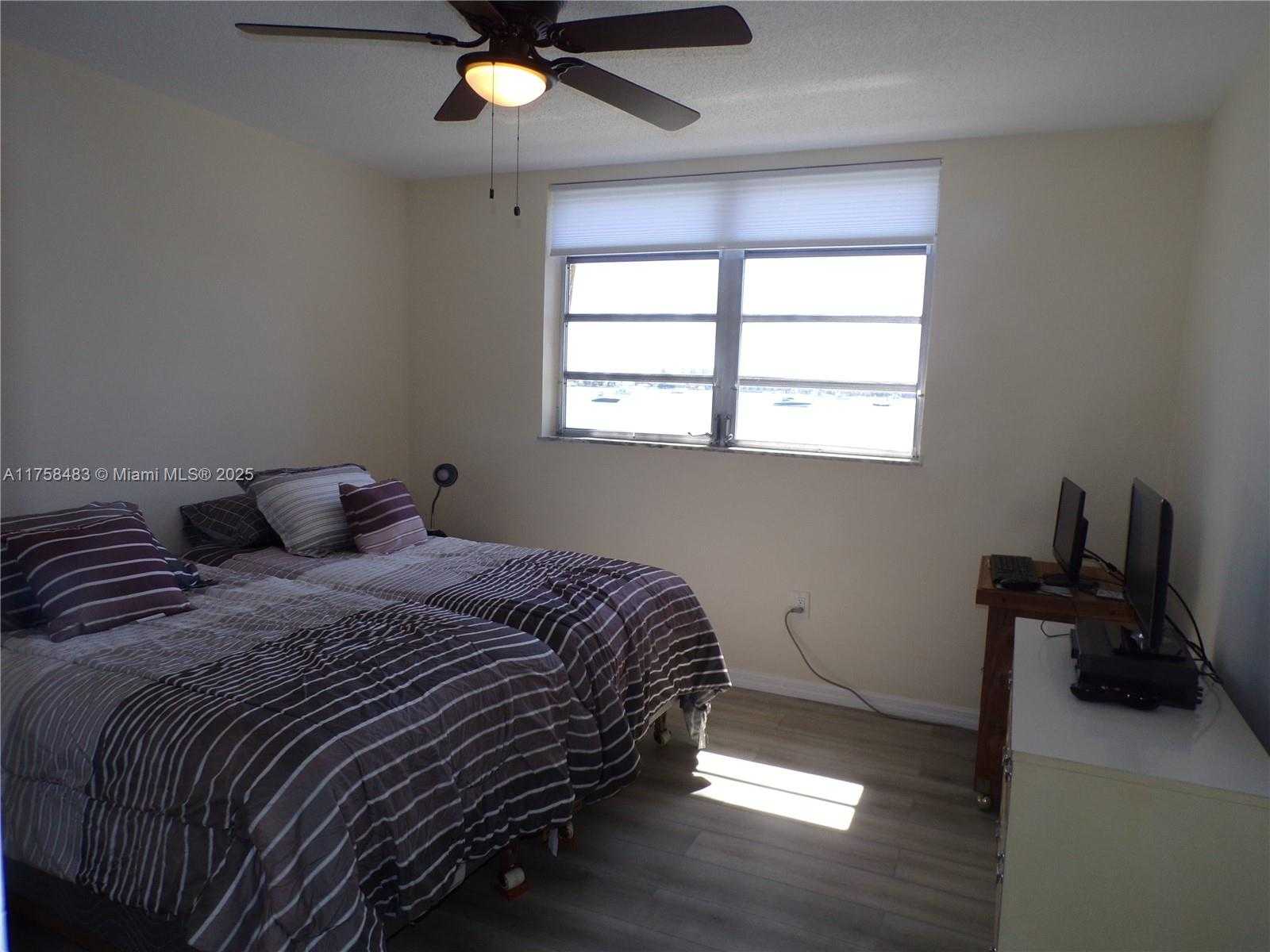 Small Image of 3000 MARCOS DR #P206, Aventura Number 57
