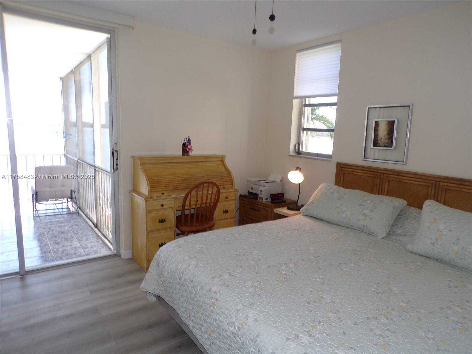 Small Image of 3000 MARCOS DR #P206, Aventura Number 61