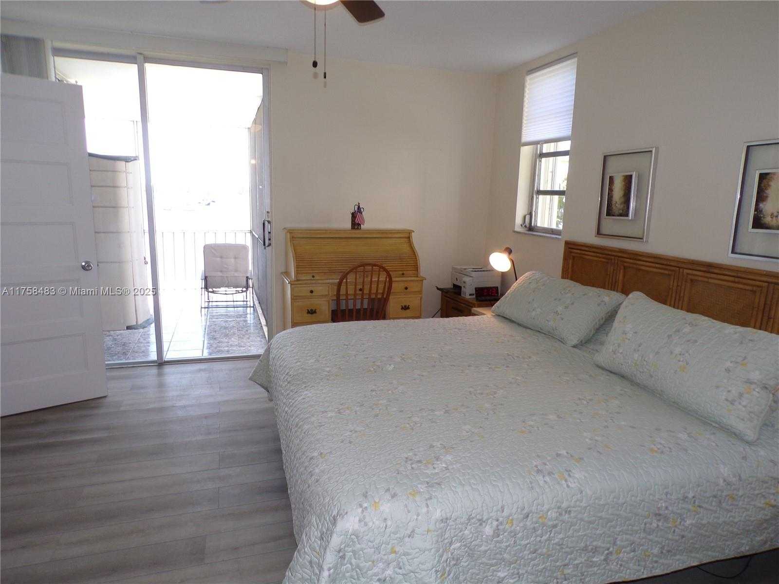 Small Image of 3000 MARCOS DR #P206, Aventura Number 62