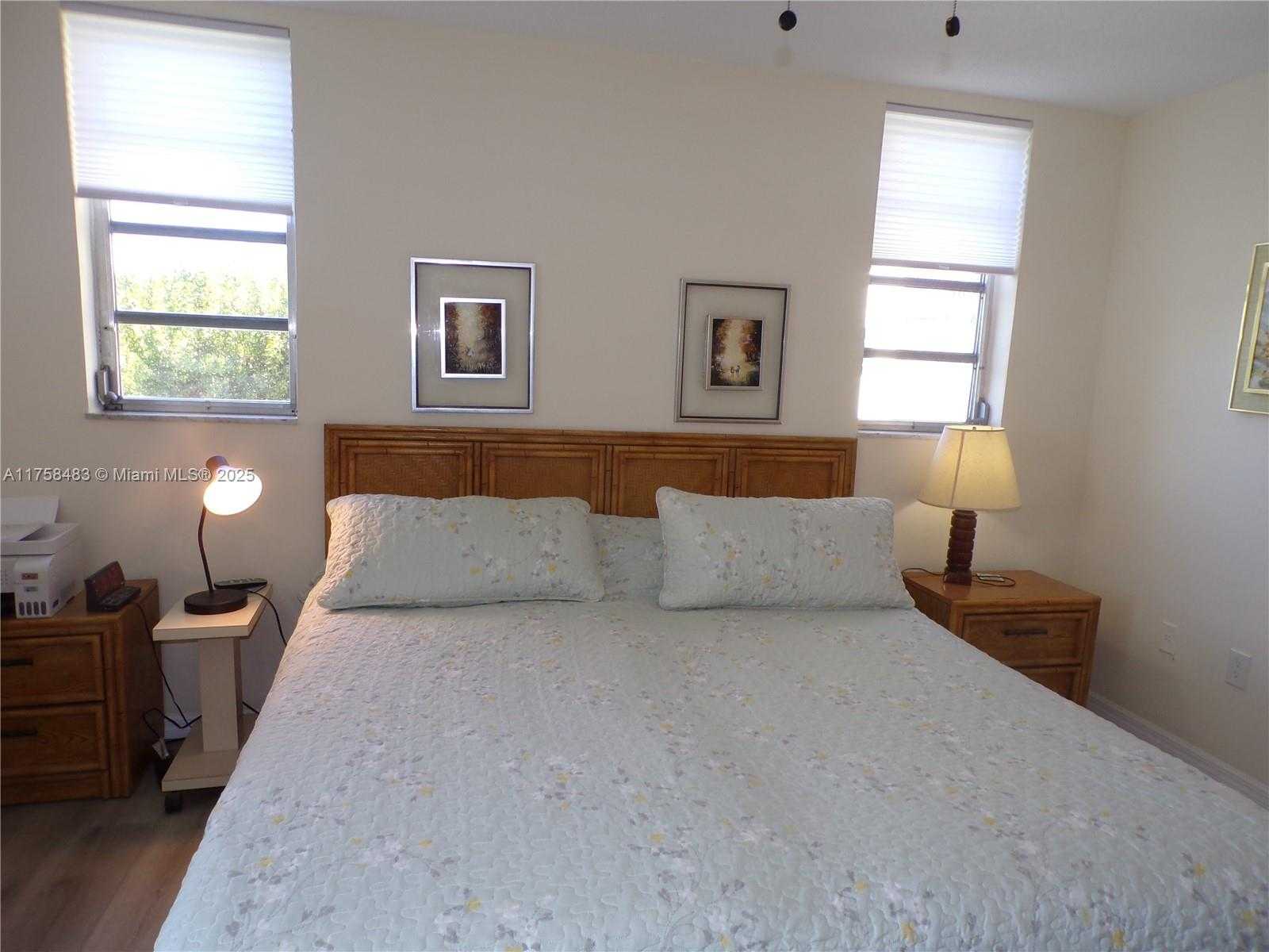 Small Image of 3000 MARCOS DR #P206, Aventura Number 63