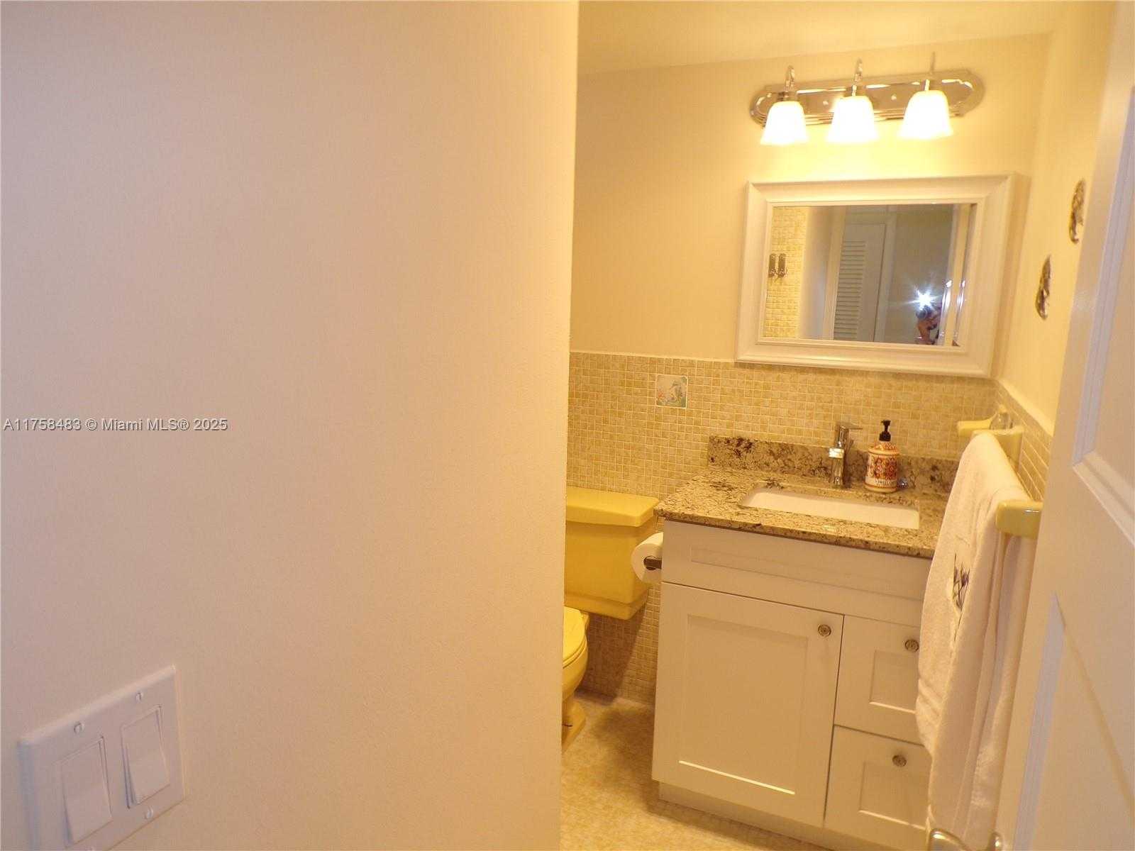 Small Image of 3000 MARCOS DR #P206, Aventura Number 66