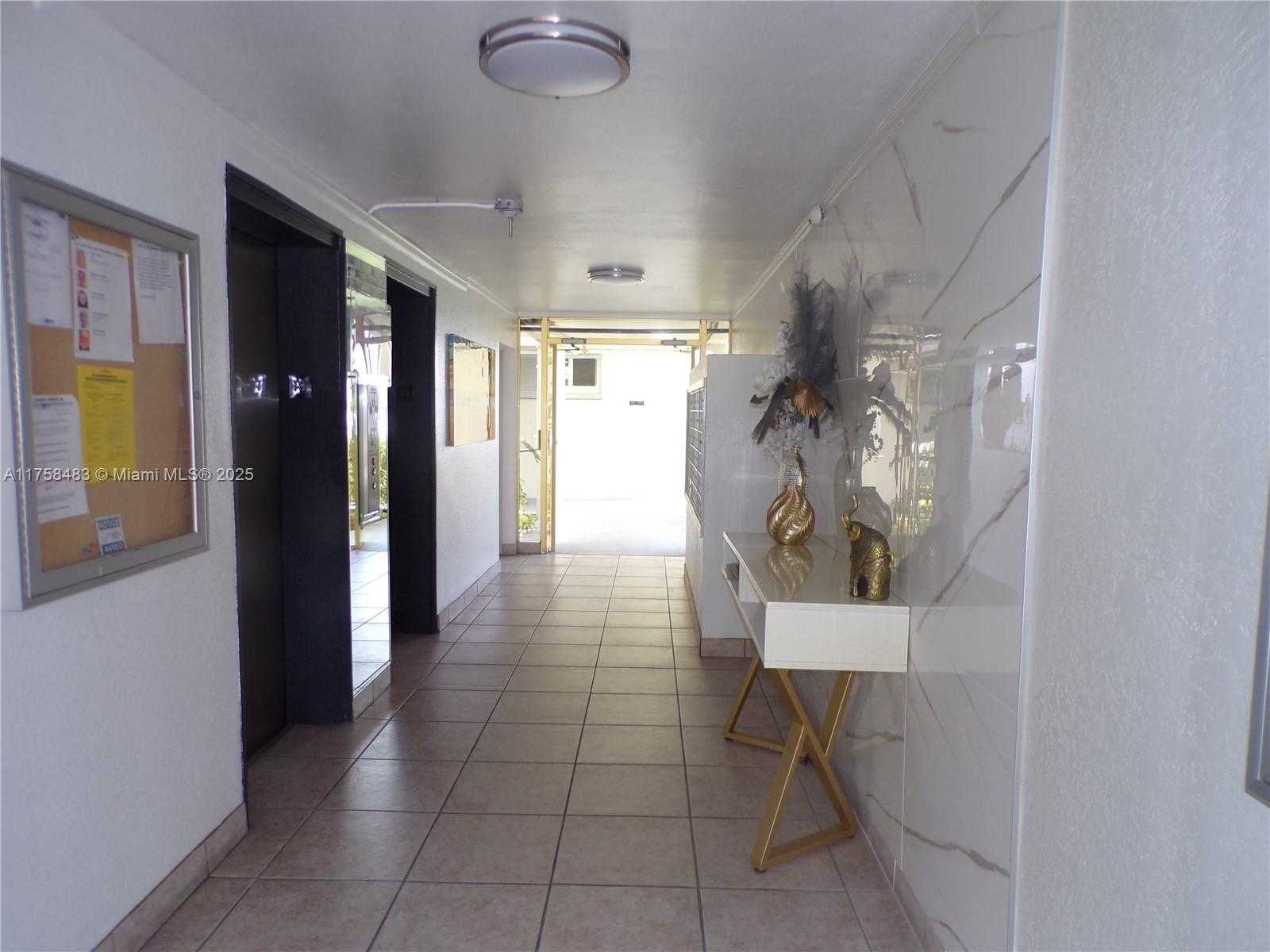 Small Image of 3000 MARCOS DR #P206, Aventura Number 85