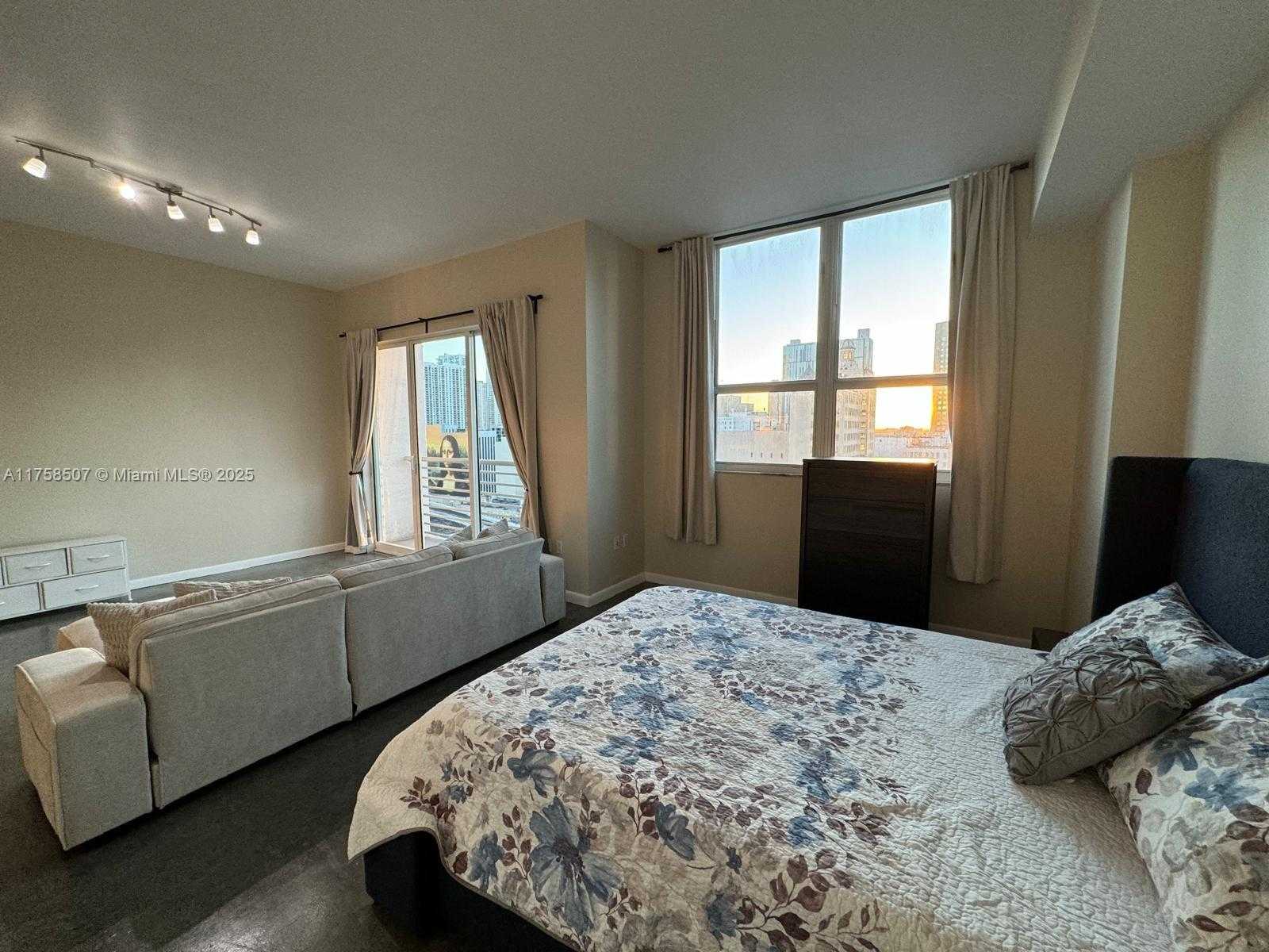 Small Image of 133 NORTH EAST 2ND AVE #1417, Miami Number 3