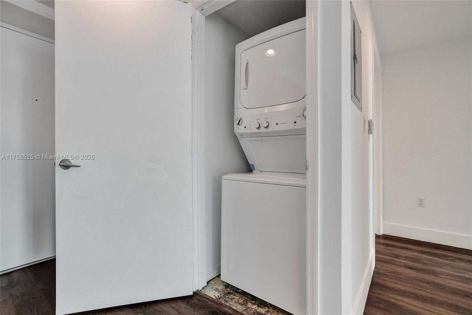 Small Image of 55 SOUTH EAST 6TH ST #3604, Miami Number 10