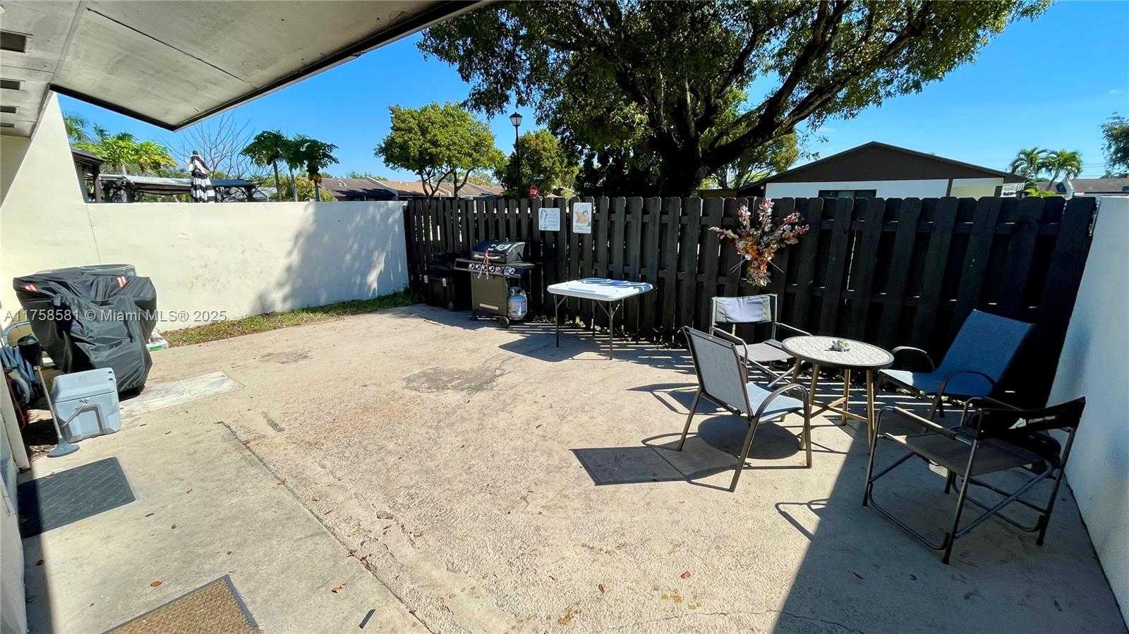 Small Image of 5303 SOUTH WEST 138TH CT #5303, Miami Number 11