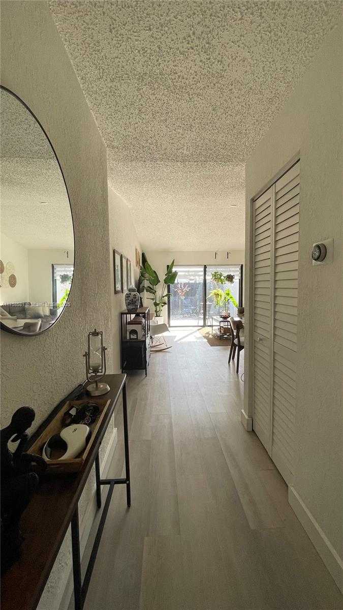 Small Image of 5303 SOUTH WEST 138TH CT #5303, Miami Number 4