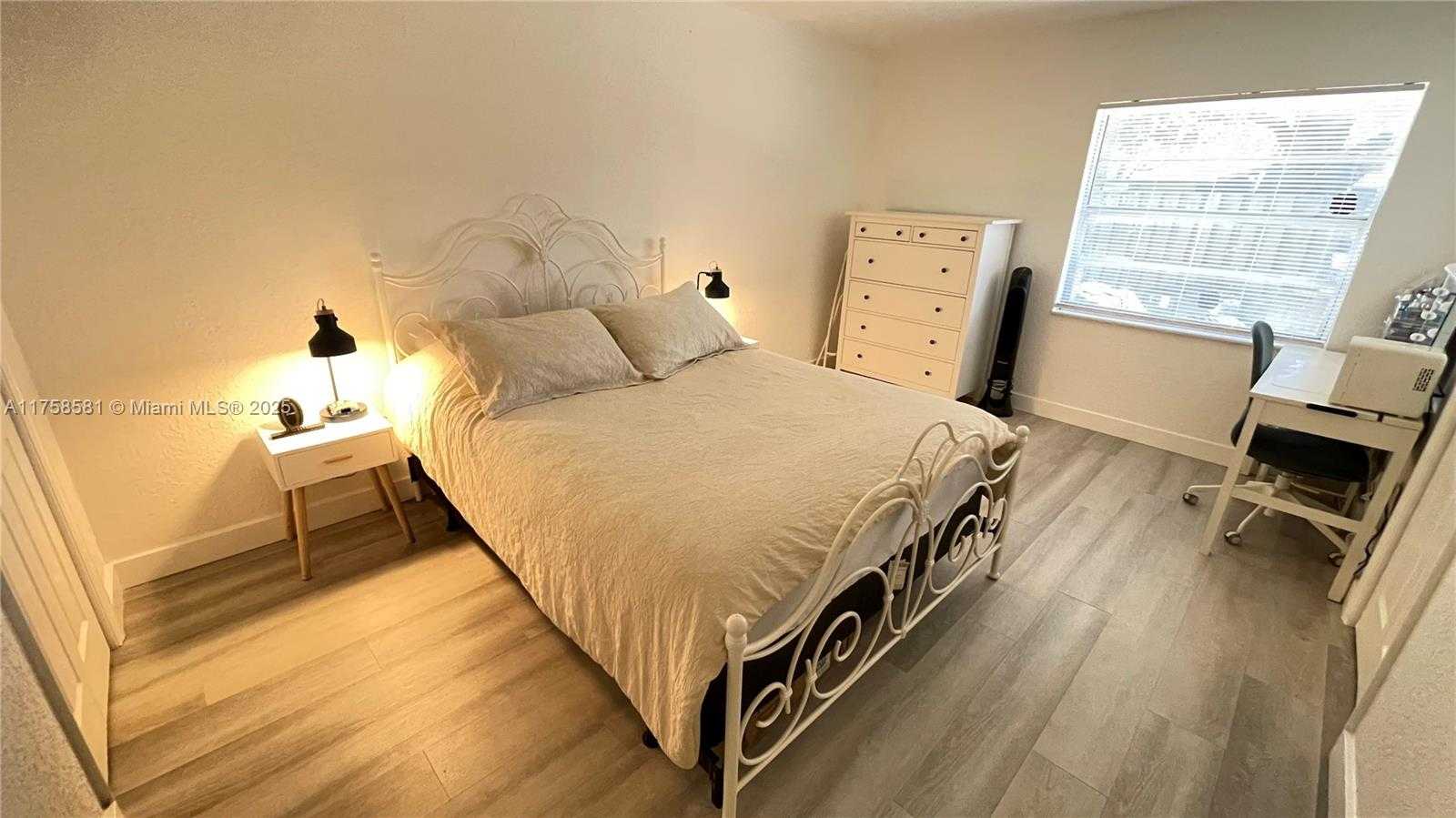 Small Image of 5303 SOUTH WEST 138TH CT #5303, Miami Number 7