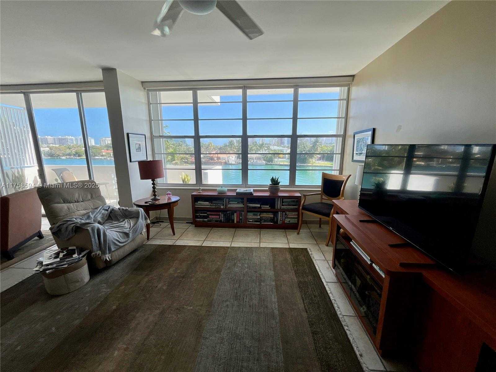 Small Image of 9101 EAST BAY HARBOR DR #406, Bay Harbor Islands Number 16