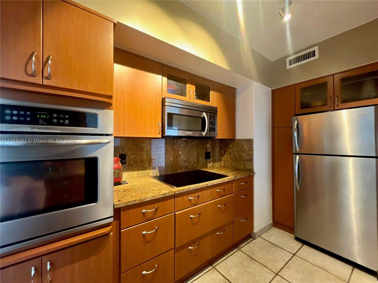 Small Image of 9101 EAST BAY HARBOR DR #406, Bay Harbor Islands Number 20