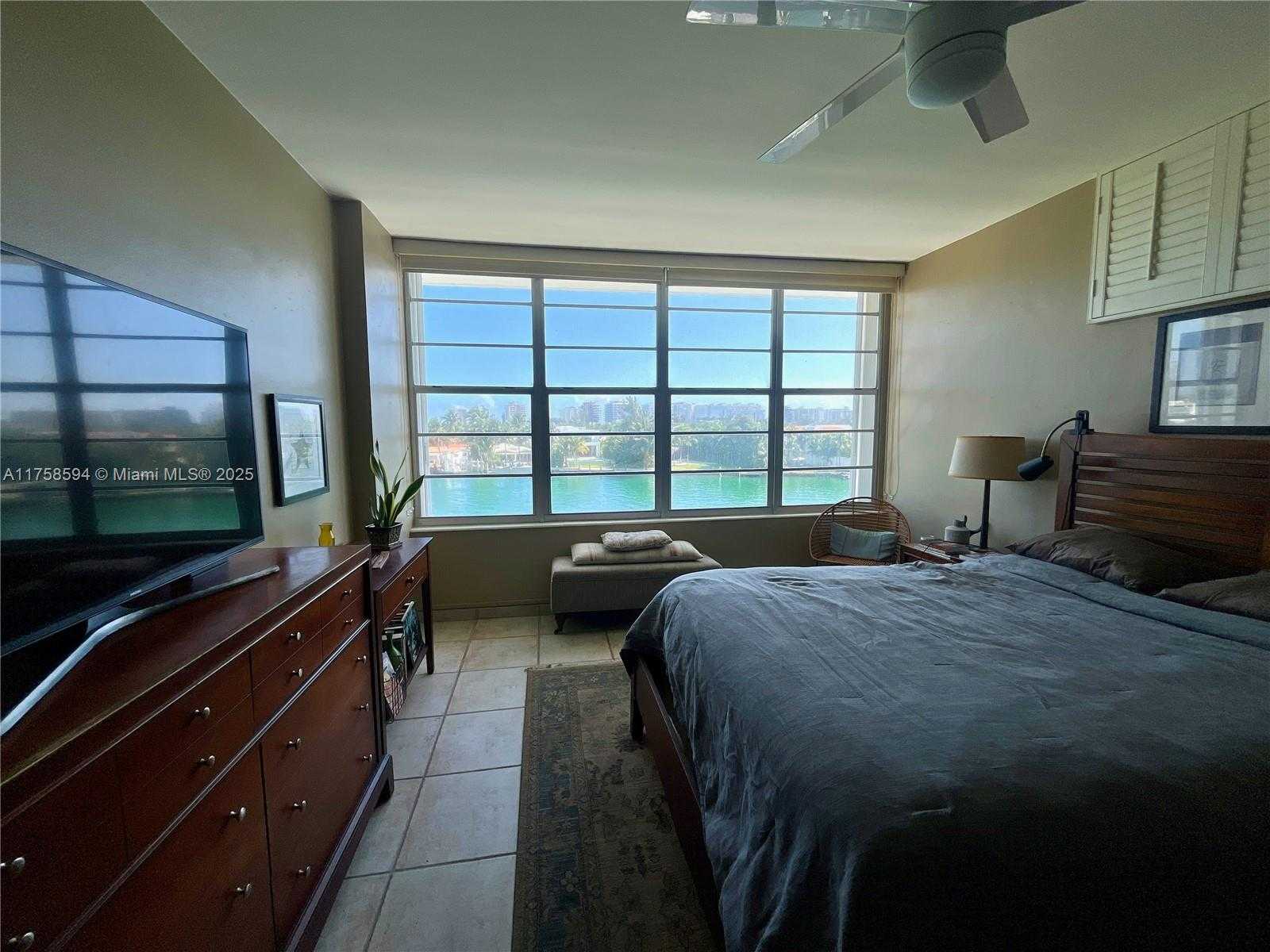 Small Image of 9101 EAST BAY HARBOR DR #406, Bay Harbor Islands Number 24