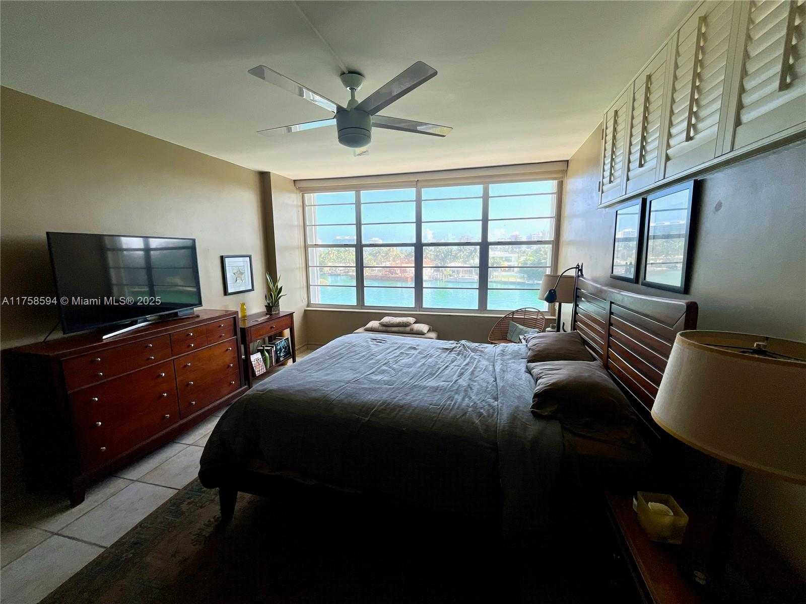 Small Image of 9101 EAST BAY HARBOR DR #406, Bay Harbor Islands Number 26