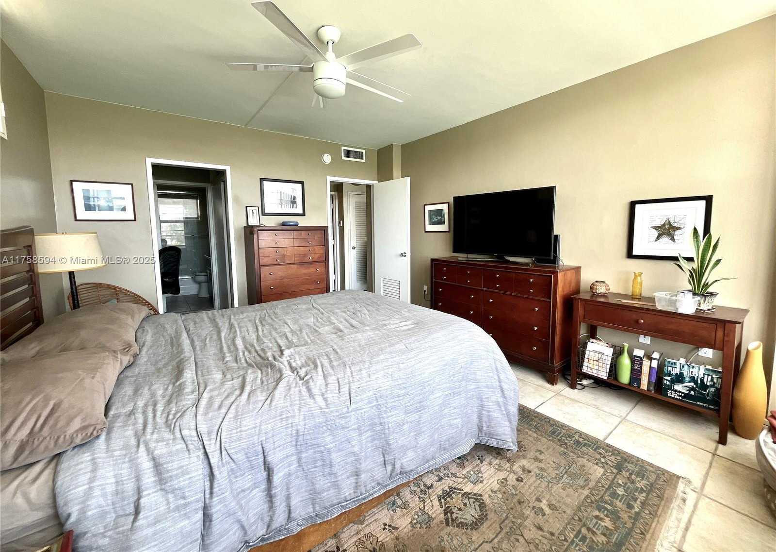 Small Image of 9101 EAST BAY HARBOR DR #406, Bay Harbor Islands Number 30