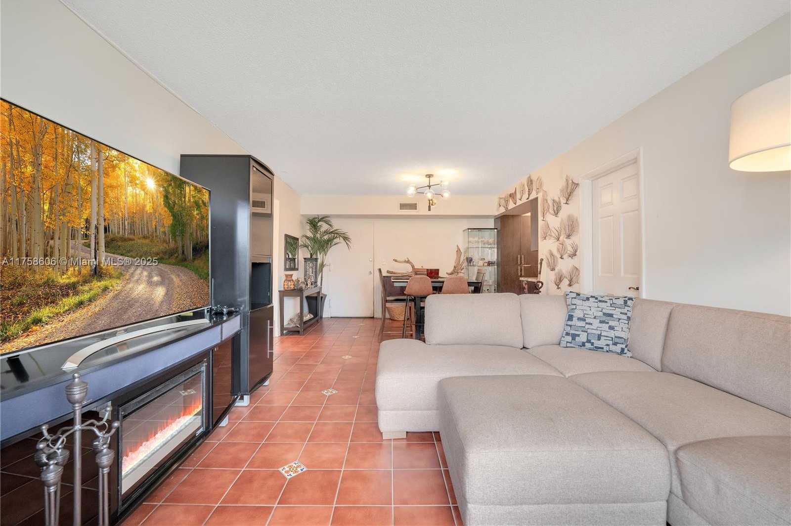 Small Image of 4705 NORTH WEST 7TH ST #101-7, Miami Number 8