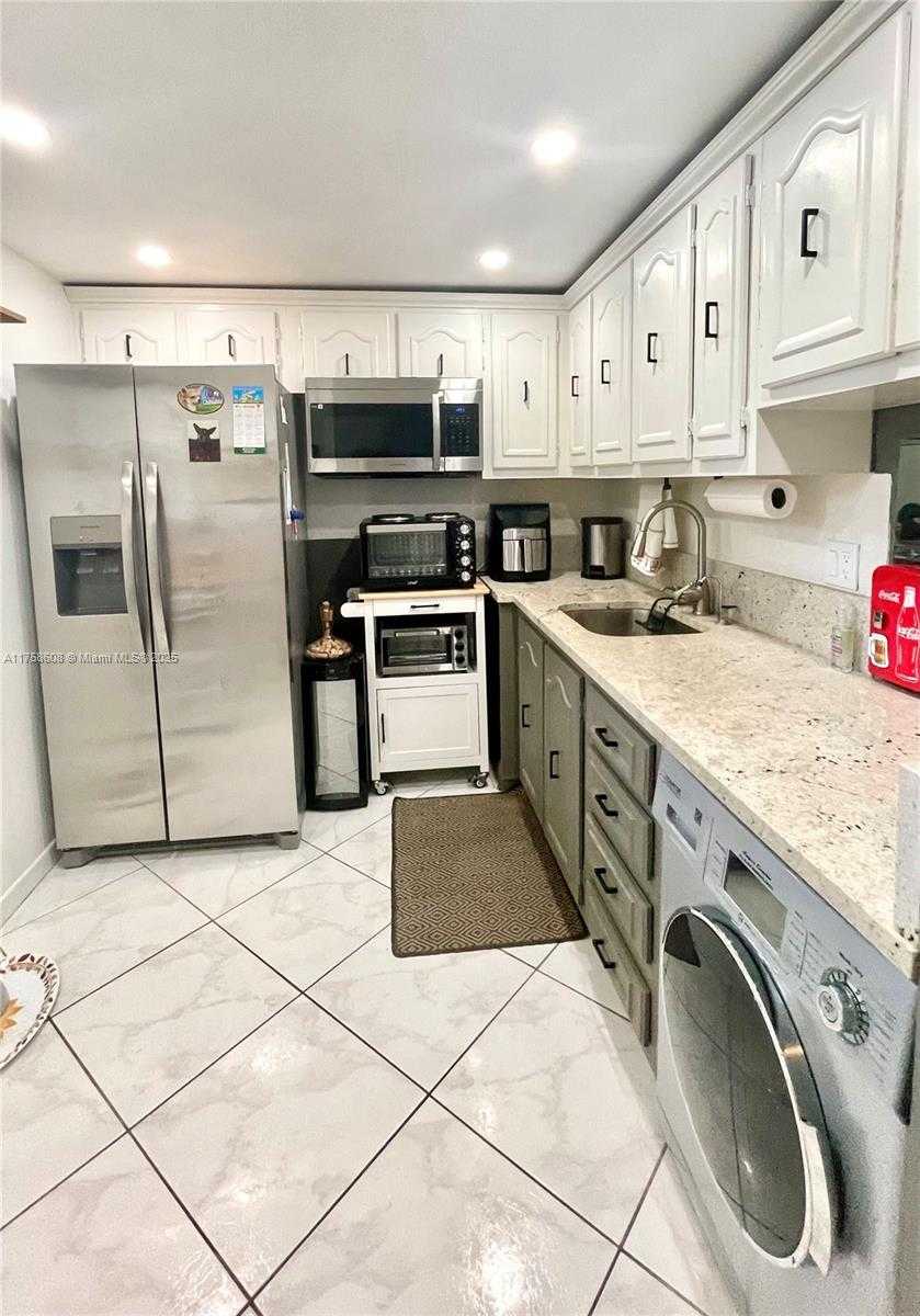 Small Image of 2300 NORTH EAST 1ST LN #3090, Boynton Beach Number 14