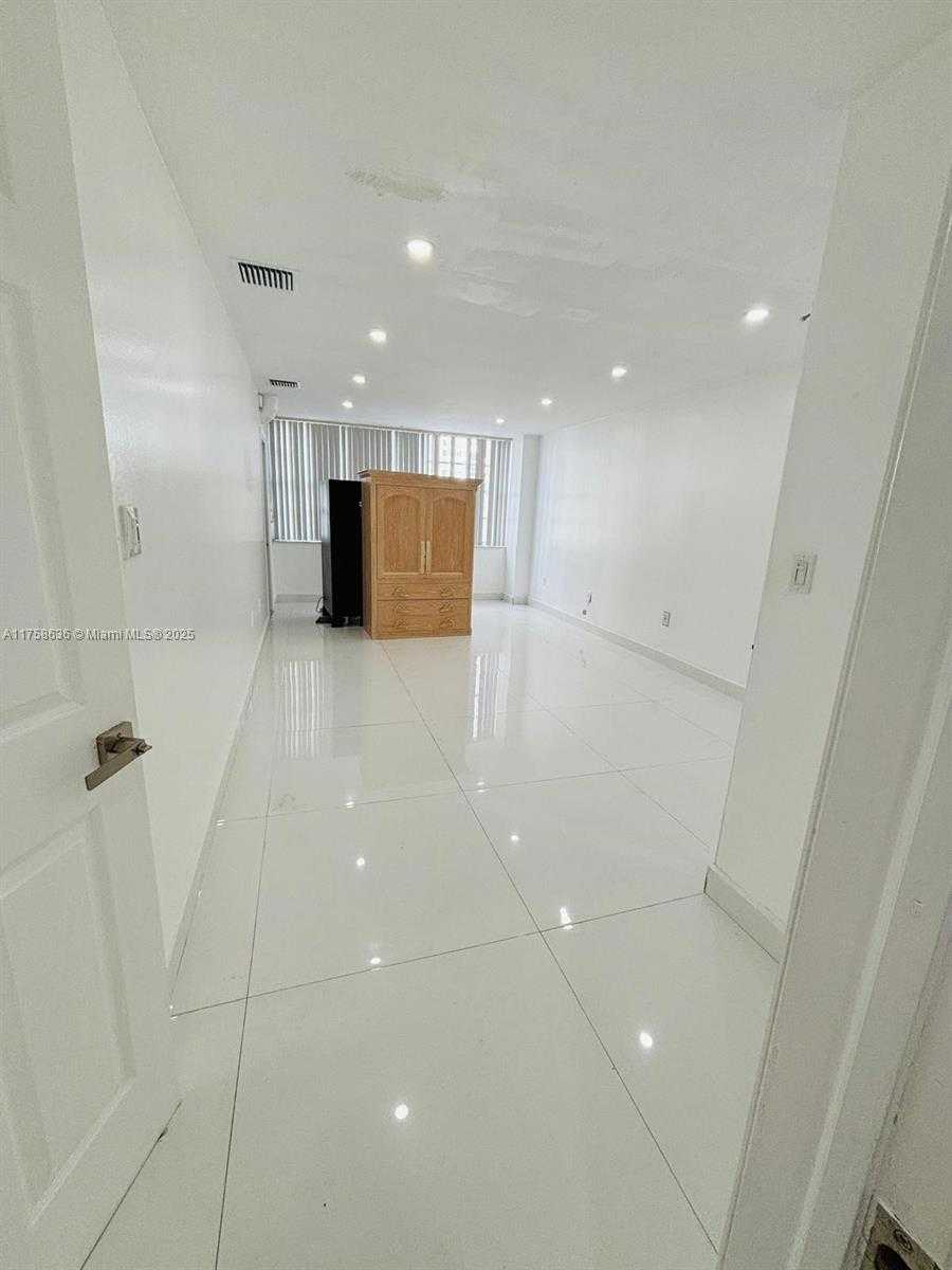 Small Image of 18051 BISCAYNE BLVD #203, Aventura Number 18