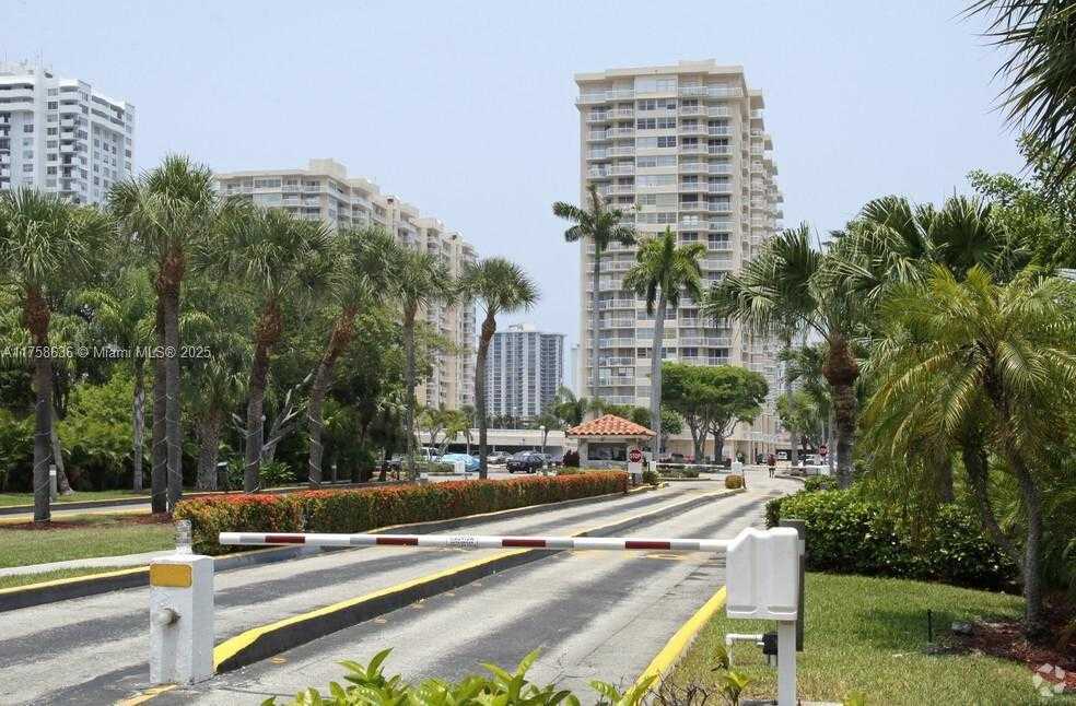 Small Image of 18051 BISCAYNE BLVD #203, Aventura Number 5