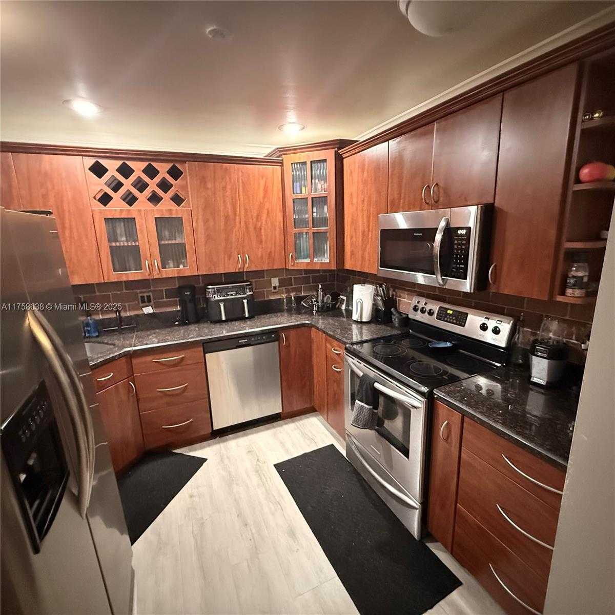 Small Image of 2506 NORTH CARAMBOLA CIR N #1805, Coconut Creek Number 16