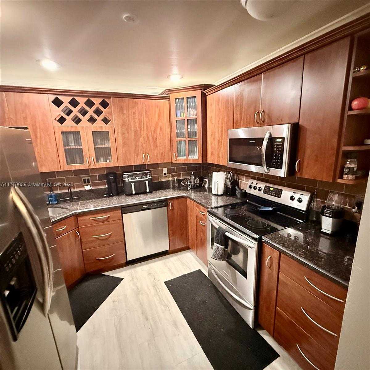 Small Image of 2506 NORTH CARAMBOLA CIR N #1805, Coconut Creek Number 19