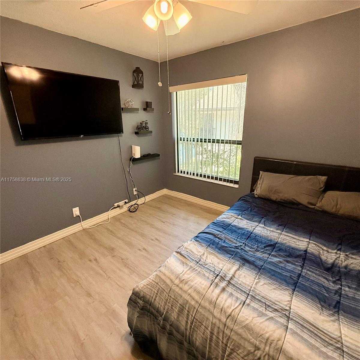 Small Image of 2506 NORTH CARAMBOLA CIR N #1805, Coconut Creek Number 22