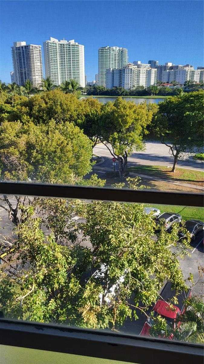 Small Image of 3475 NORTH COUNTRY CLUB DR #610, Aventura Number 20