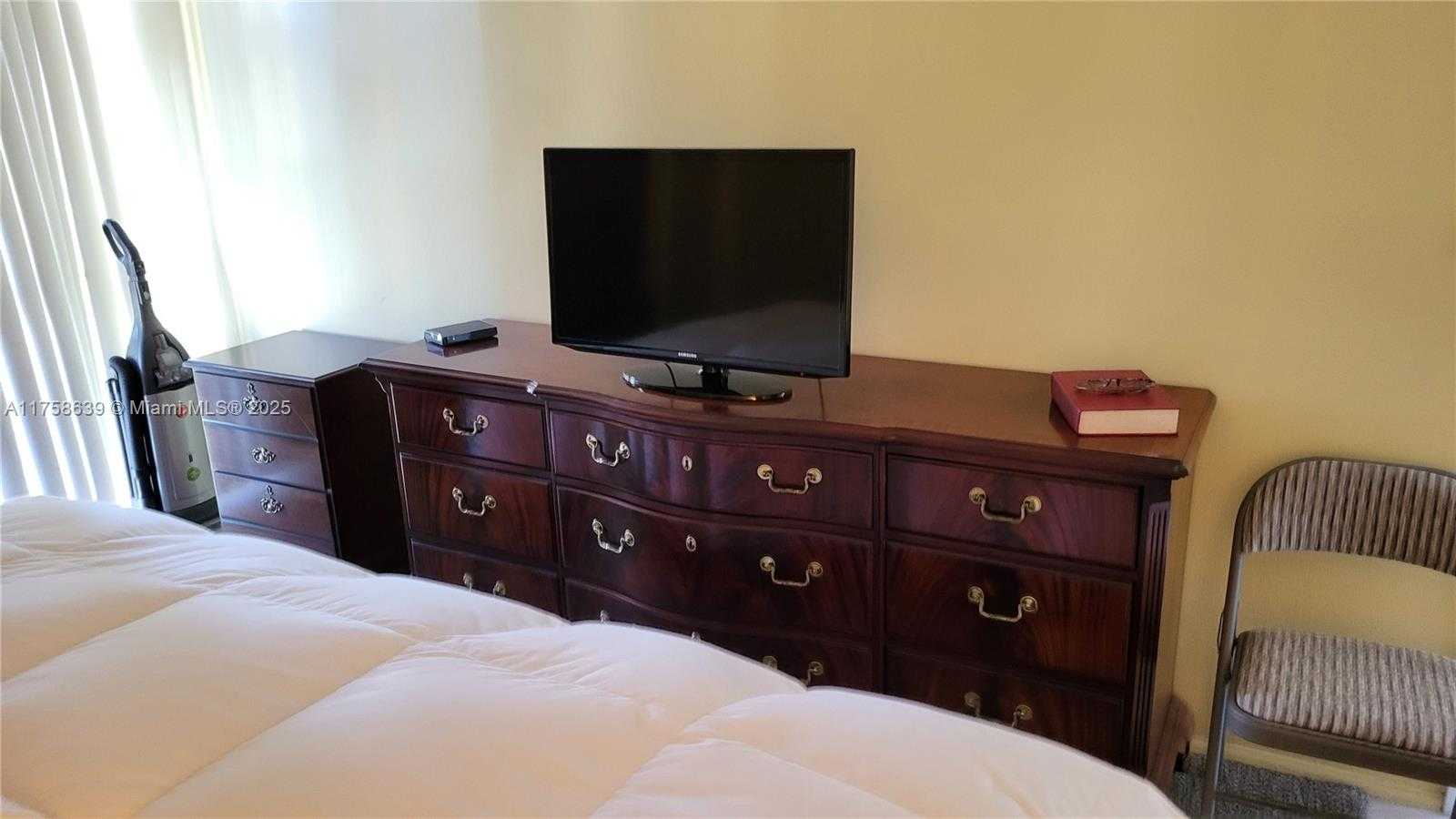 Small Image of 3475 NORTH COUNTRY CLUB DR #610, Aventura Number 21
