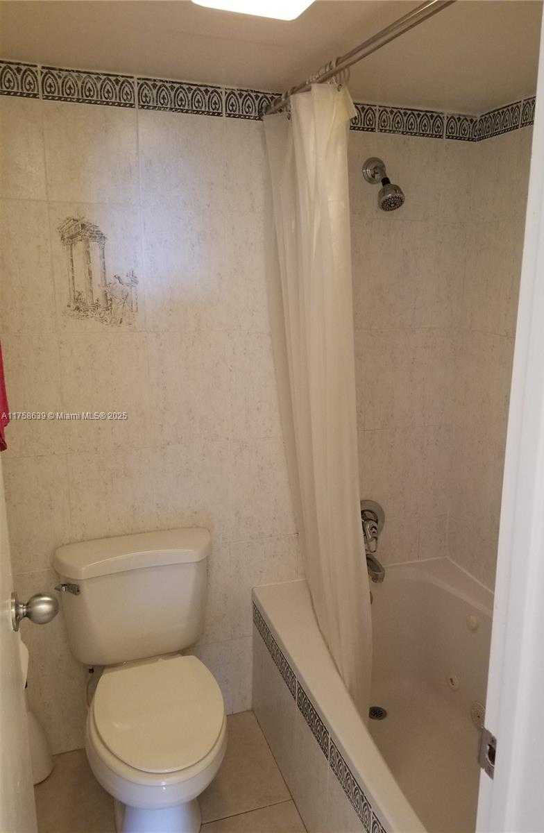 Small Image of 3475 NORTH COUNTRY CLUB DR #610, Aventura Number 23
