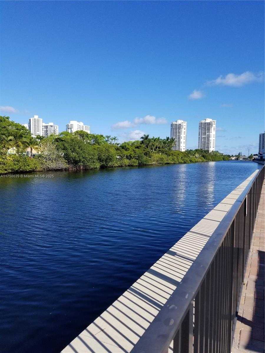 Small Image of 3475 NORTH COUNTRY CLUB DR #610, Aventura Number 26
