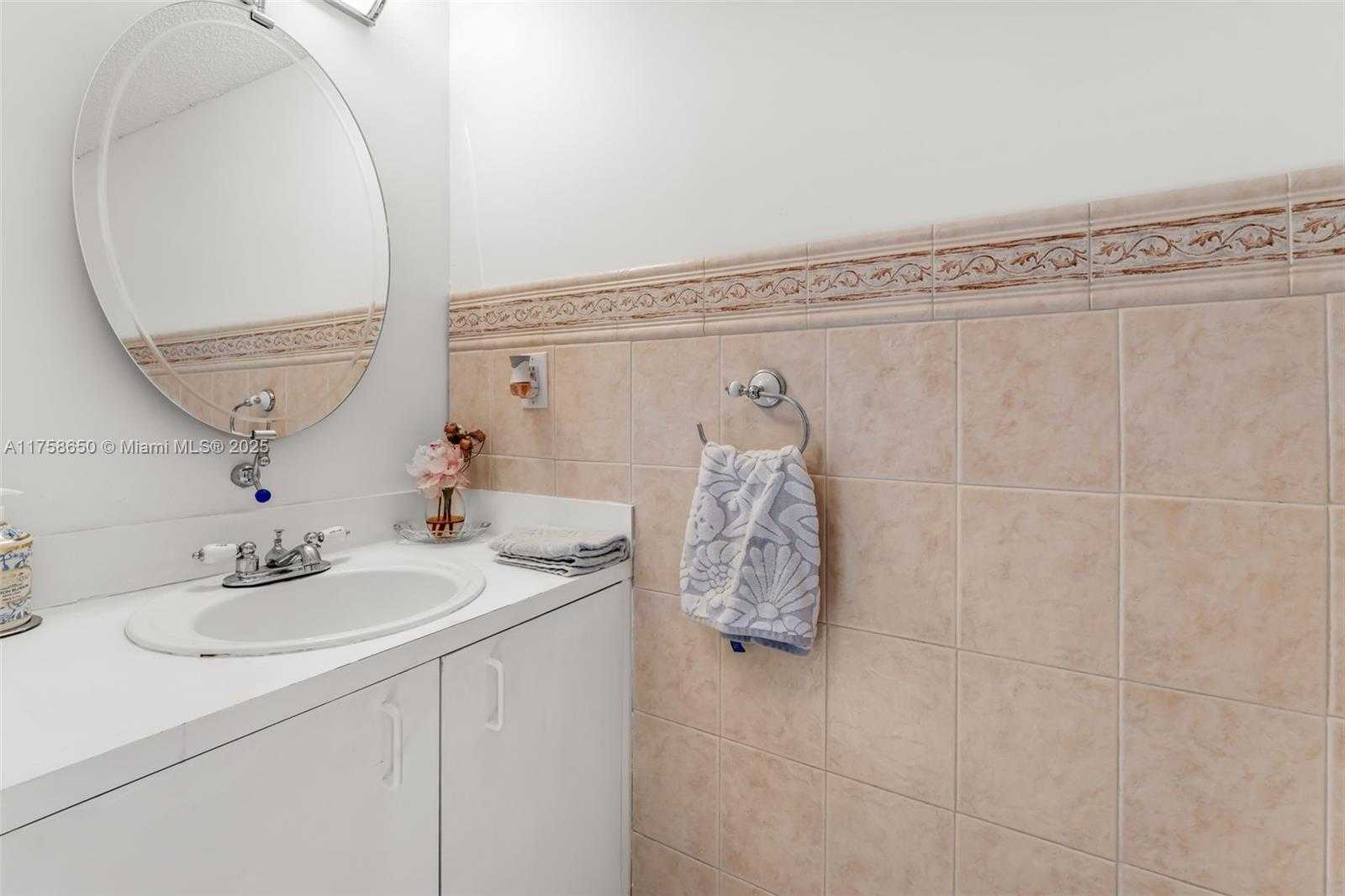 Small Image of 11060 SOUTH WEST 153RD CT, Miami Number 10